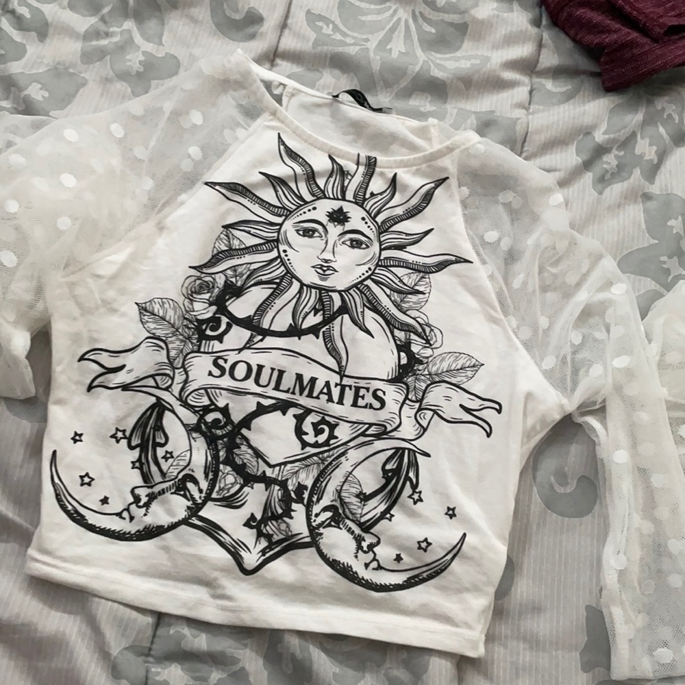 i am selling some fashionable tops